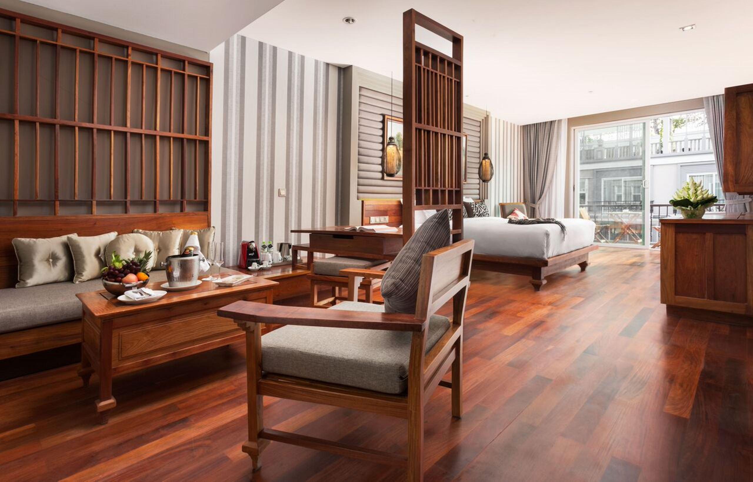 รีสอร์ท โรงแรมเจ 7 5*